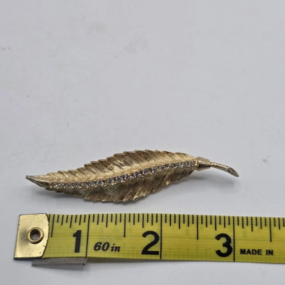 Vintage Gold Tone Rhinestone Leaf Brooch Textured Feather Botanical Pin Retro